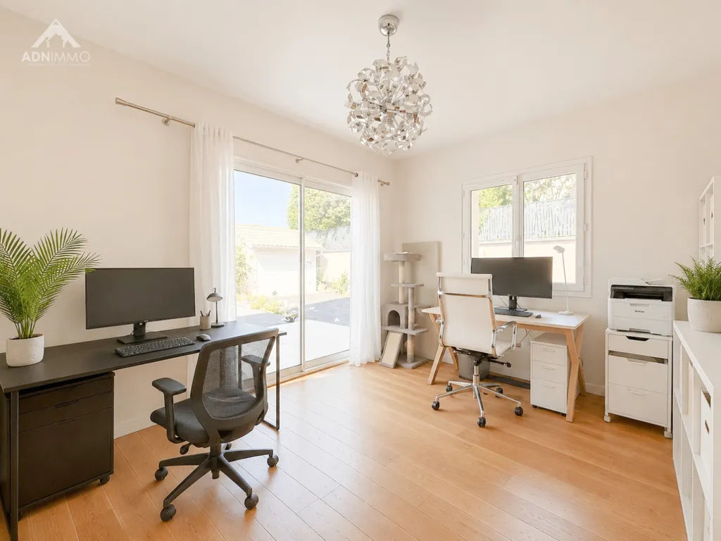 Office - 6-Bedroom House with Pool in Challex