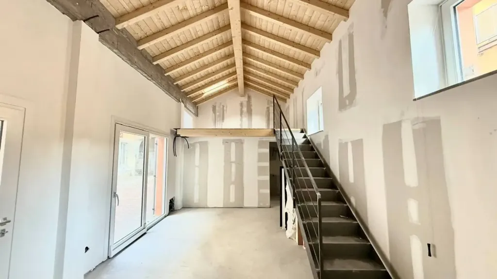 Toad - Rustic Loft with Private Garden in Bergamo