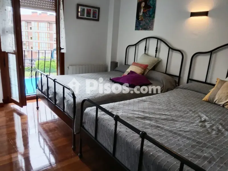 Magamistoad - Apartment with South-Facing Views in Badames