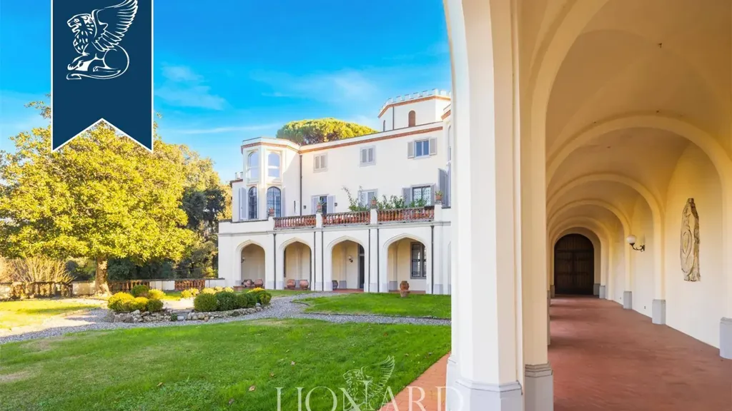 Aed - Luxury Apartment in Historic Villa, Florence