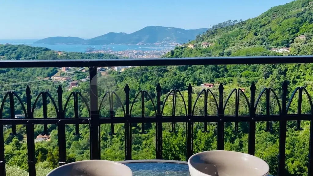 Rõdu - Villa with Sea View in Vezzano Ligure