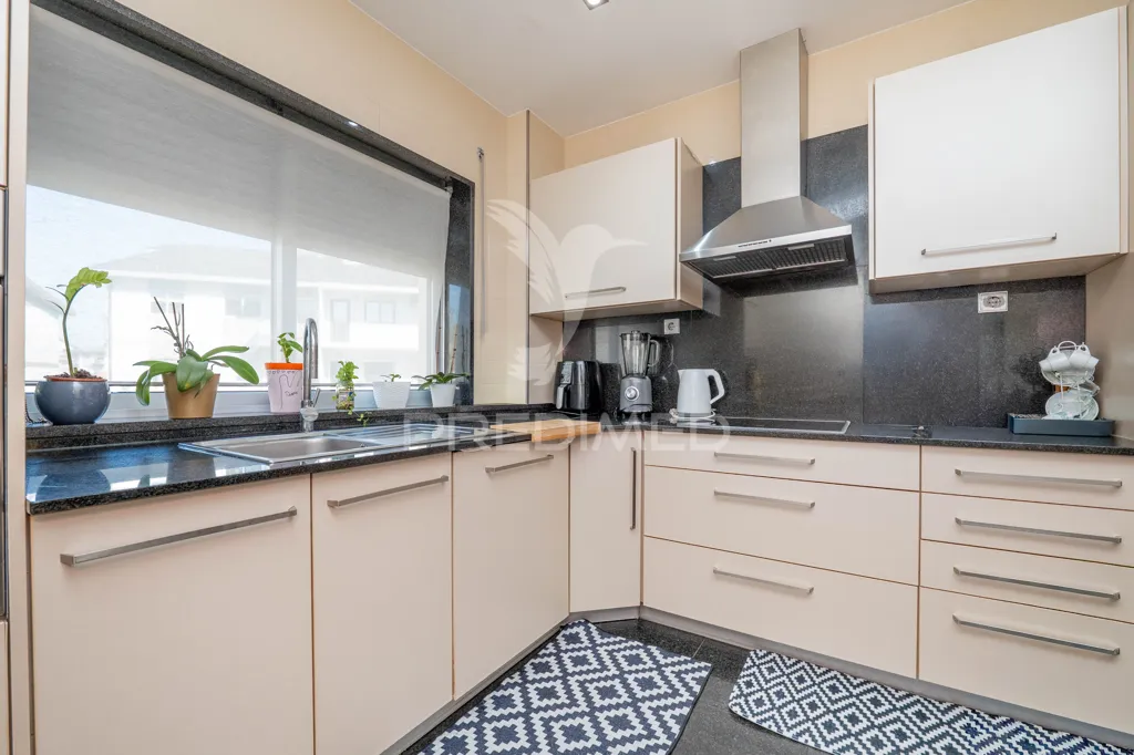 Cuisine - Renovated T3 Flat with Garden in Ermesinde