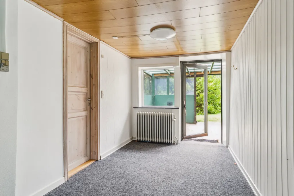 hallway_entrance