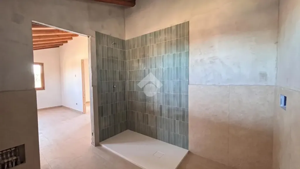 Salles de bain - Contemporary Trilocale in Viterbo's Historic Centre