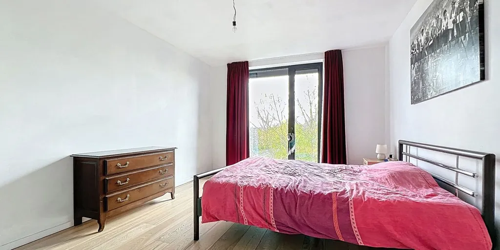 Chambres - Appartement avec Terrasse et Parking à Schaarbeek