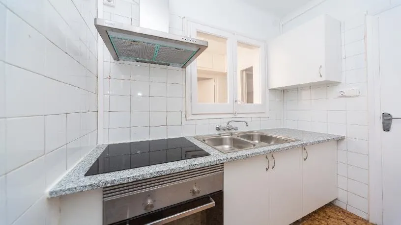 Köök - Apartment with Garden Access in Badalona