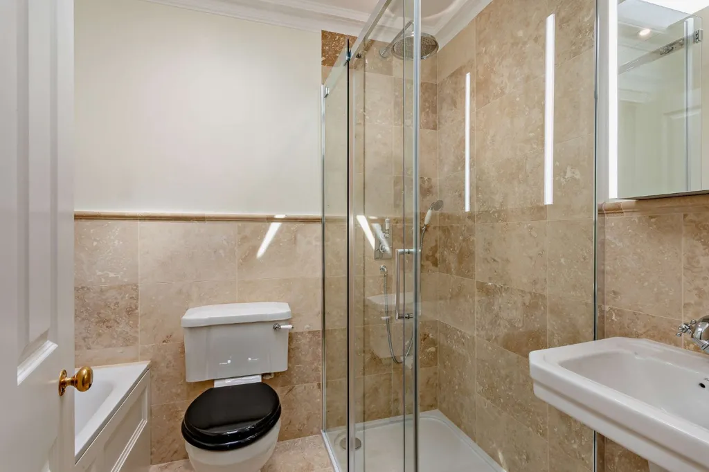 Salles de bain - Maison 4 chambres à Cambridge