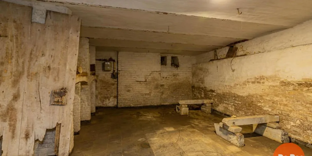 Pièces - Herenhuis avec Possibilités Pratiques au Centre d'Erpe-Mere