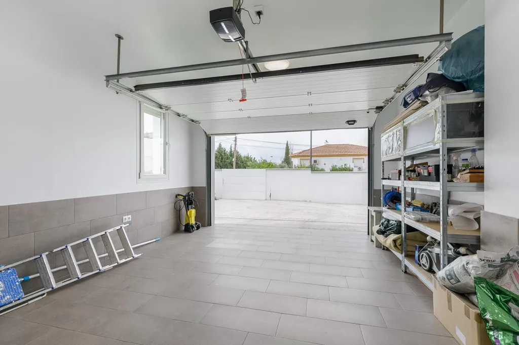 Garage - Contemporary Chalet with Pool in Historic Centre