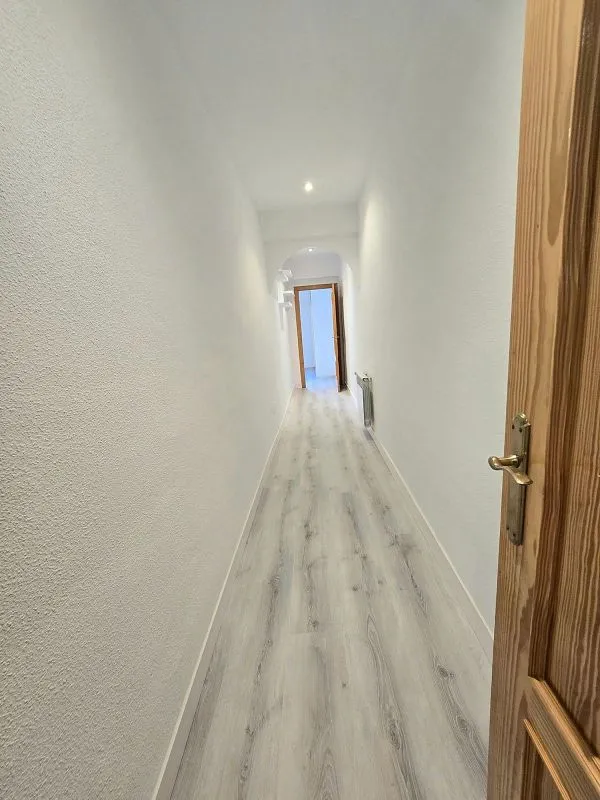 Entrée - Updated Flat with Ascender in Bernabéu
