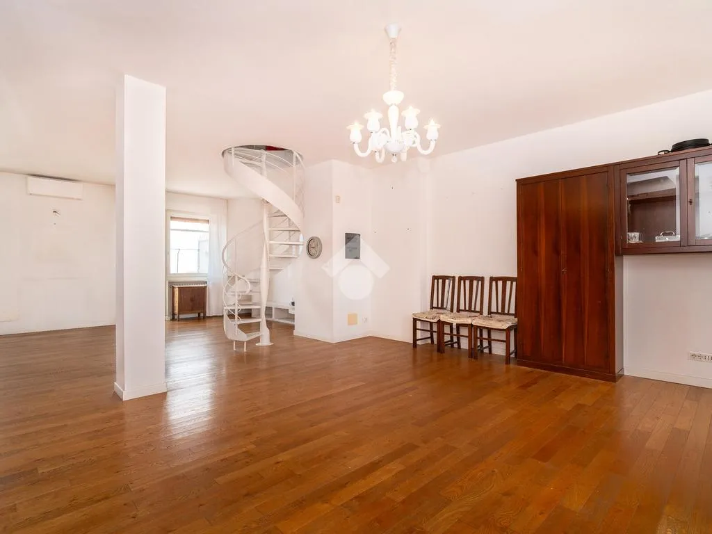 Elutuba - Panoramic Penthouse with Terrace in Turin