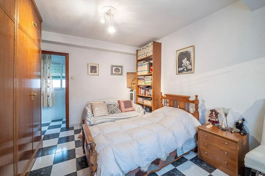 Bedrooms - Apartment with Terrace in Zaidín District