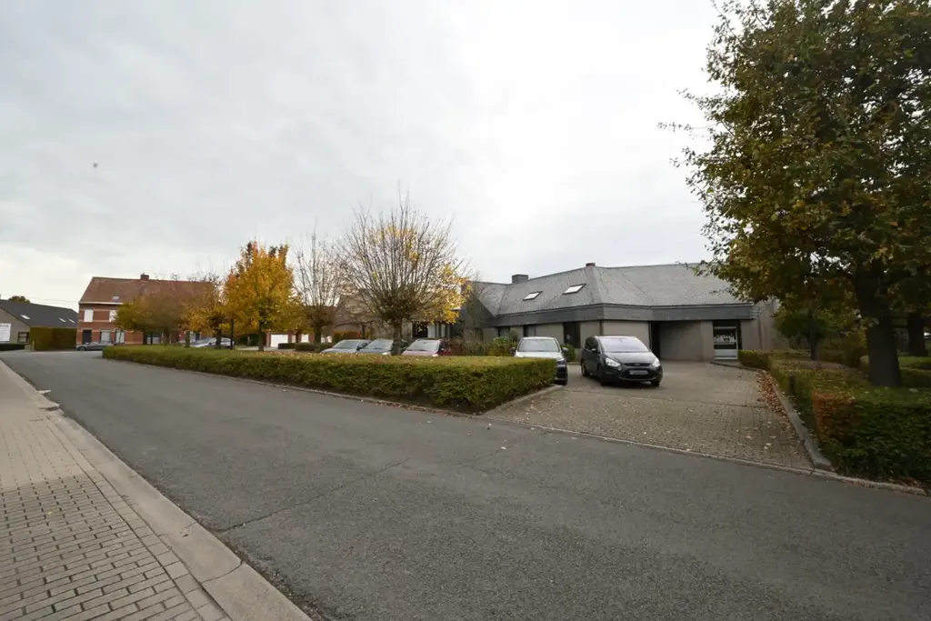 Extérieur - Locaux Commerciaux à Roeselare avec Parking
