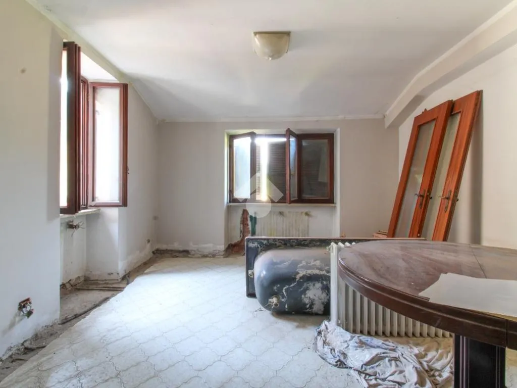 Magamistoad - Triplex with Balcony in Vestone