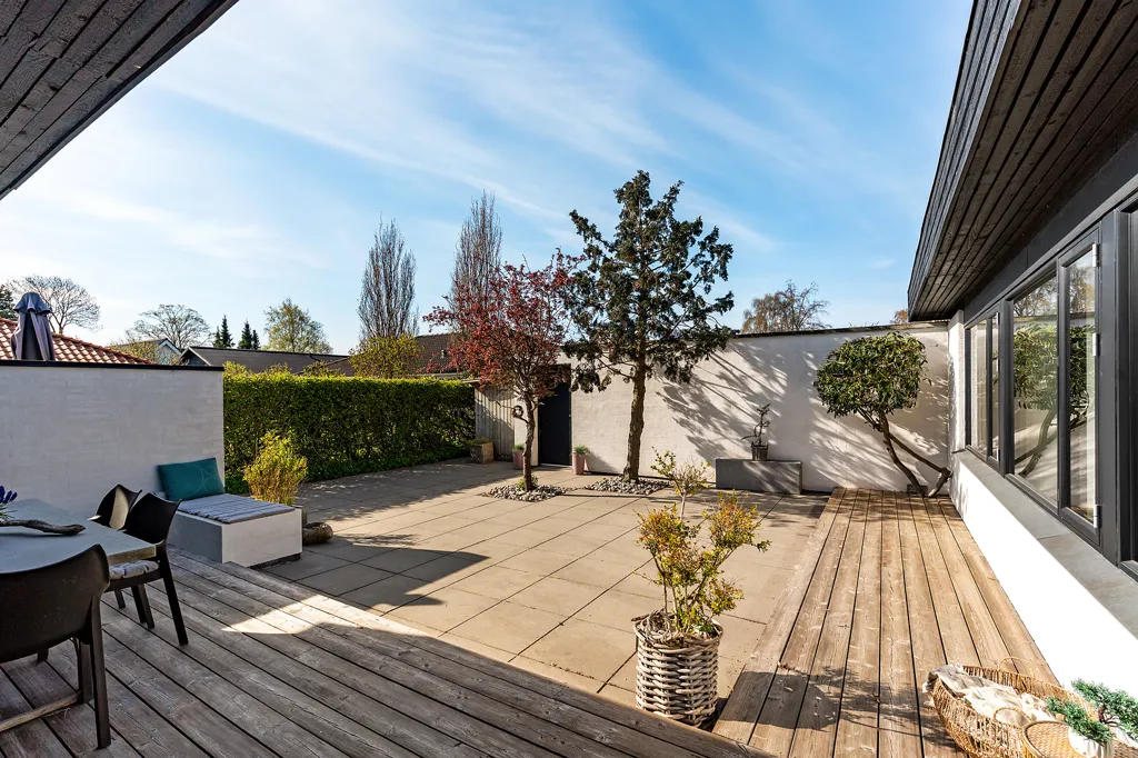 Terrasse - Classically Styled Villa Near Water in Risskov