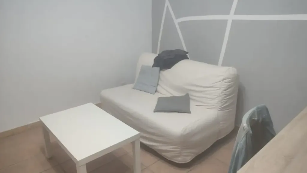 Magamistoad - Modernised Two-Bedroom Flat with Balcony in Naples