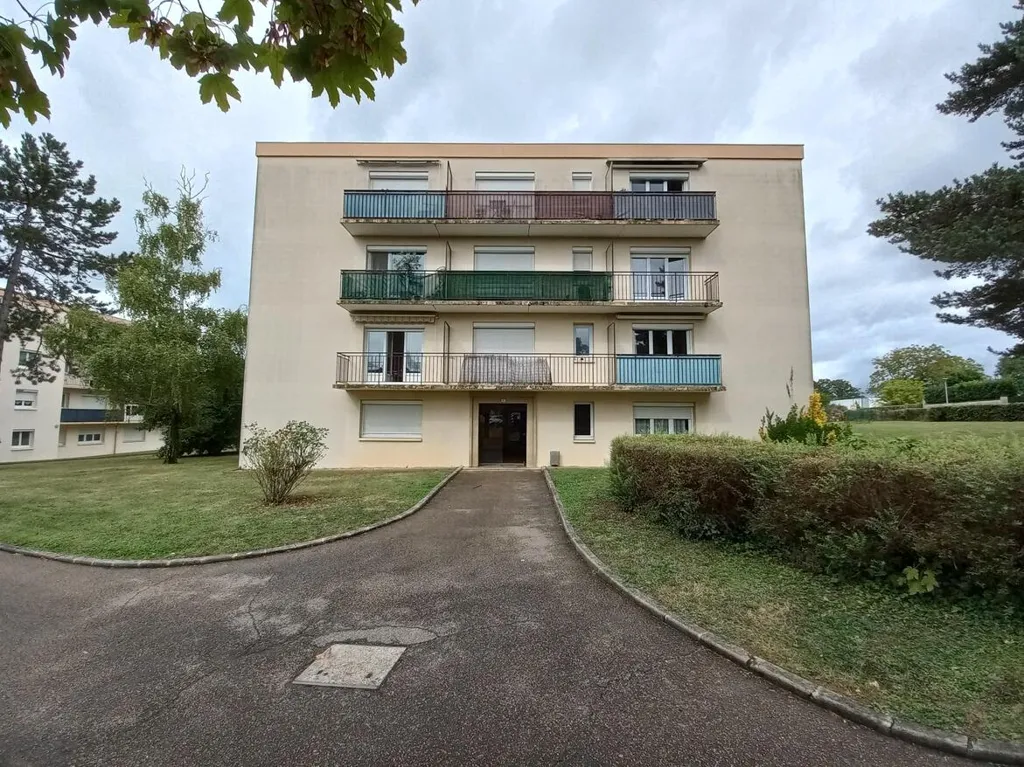 2-toaline korter asukohas St Georges Sur Baulche