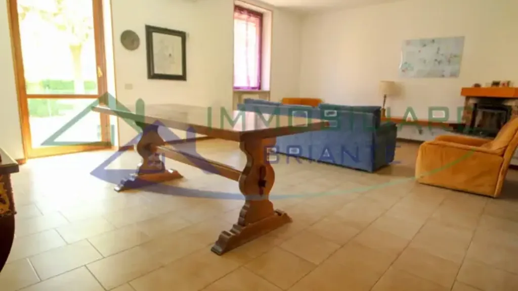 Elutuba - Terraced Villa with Private Garden in Angera