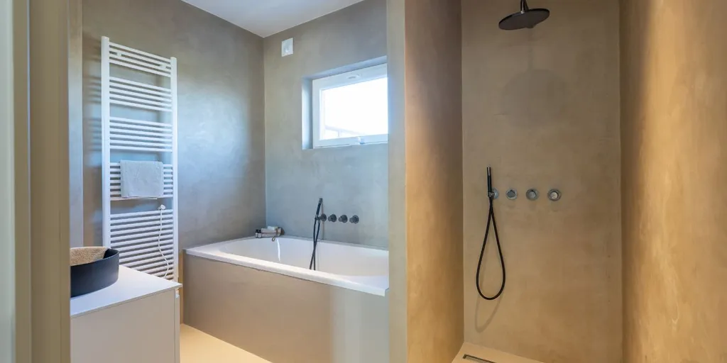Salles de bain - Penthouse Rénové avec Terrasse à Ostende