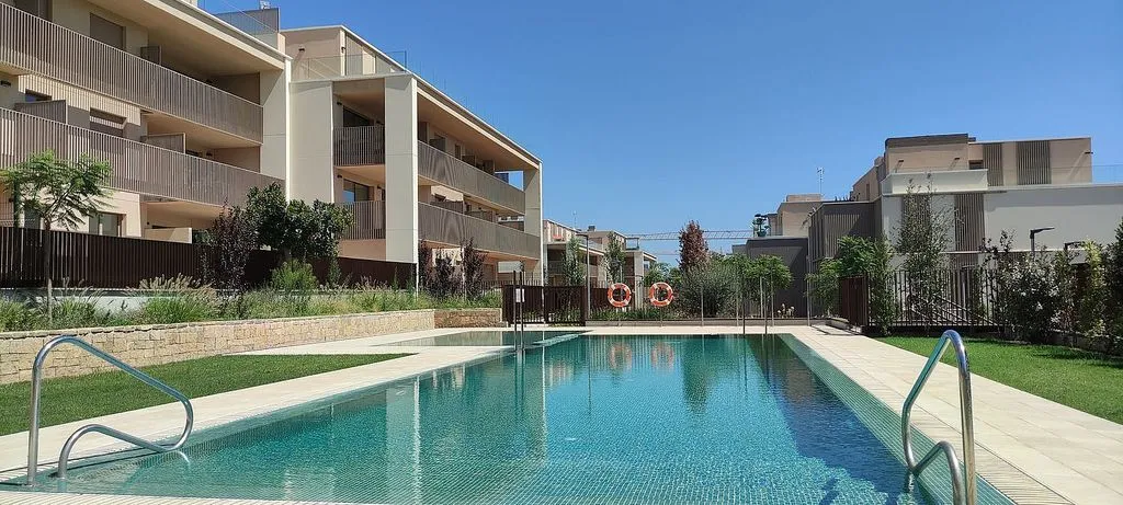 Bassein - New Flat with Pool in Campolivar