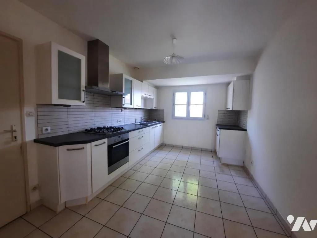 Köök - Ground Floor House with Garden in Challans