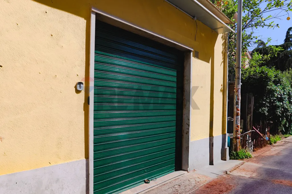 Extérieur - Commercial Unit with Street Frontage in Rome