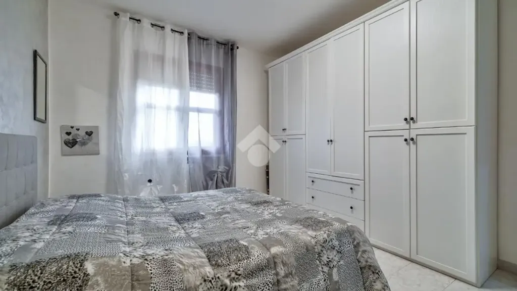 Chambres - Rear-Facing Apartment with Balcony in Civitavecchia