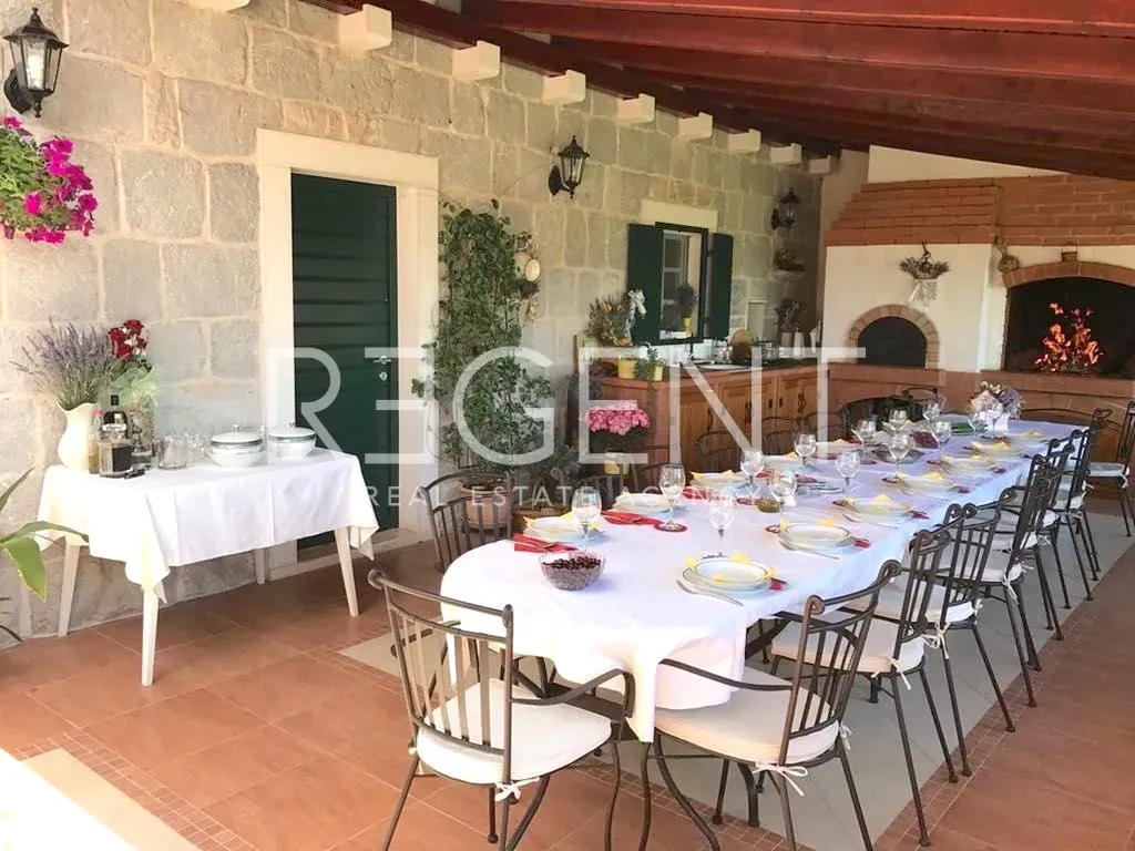 Terrasse - Luxury Stone House with Pool in Sinj