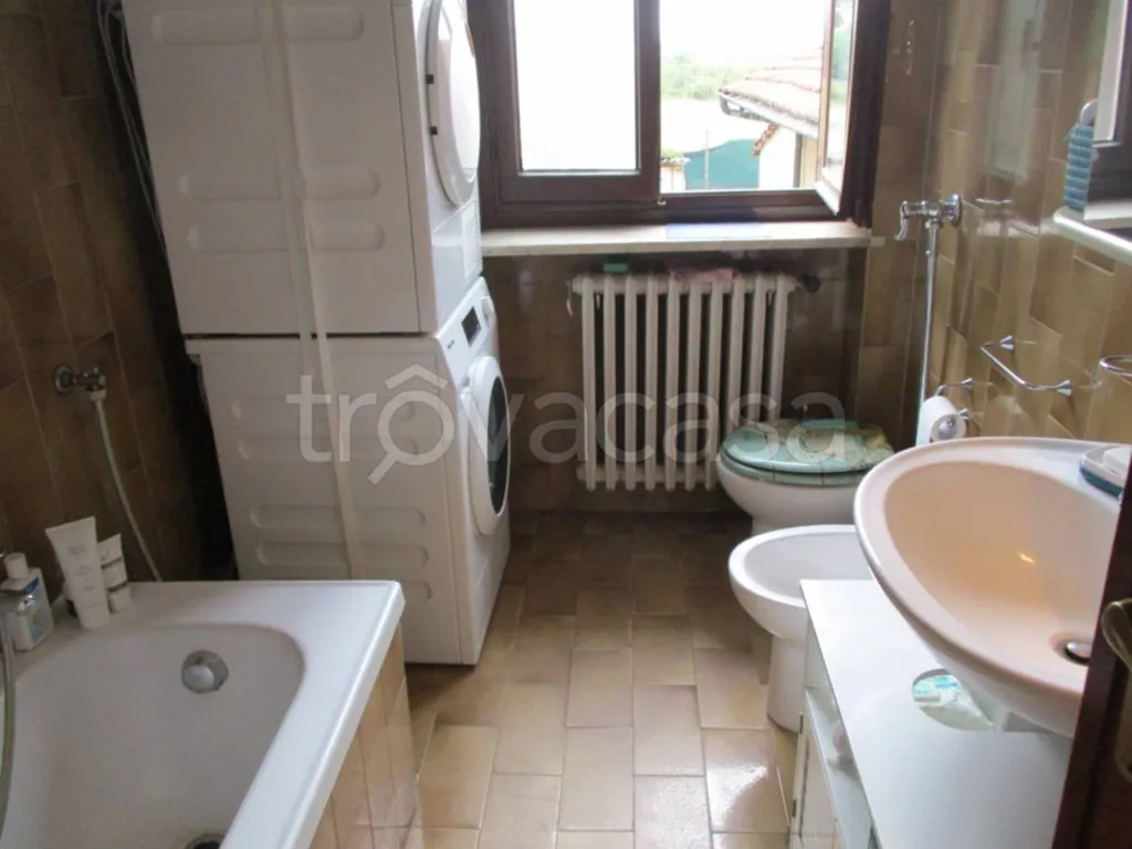 Salles de bain - Bifamiliar Villa with Private Garden in La Loggia