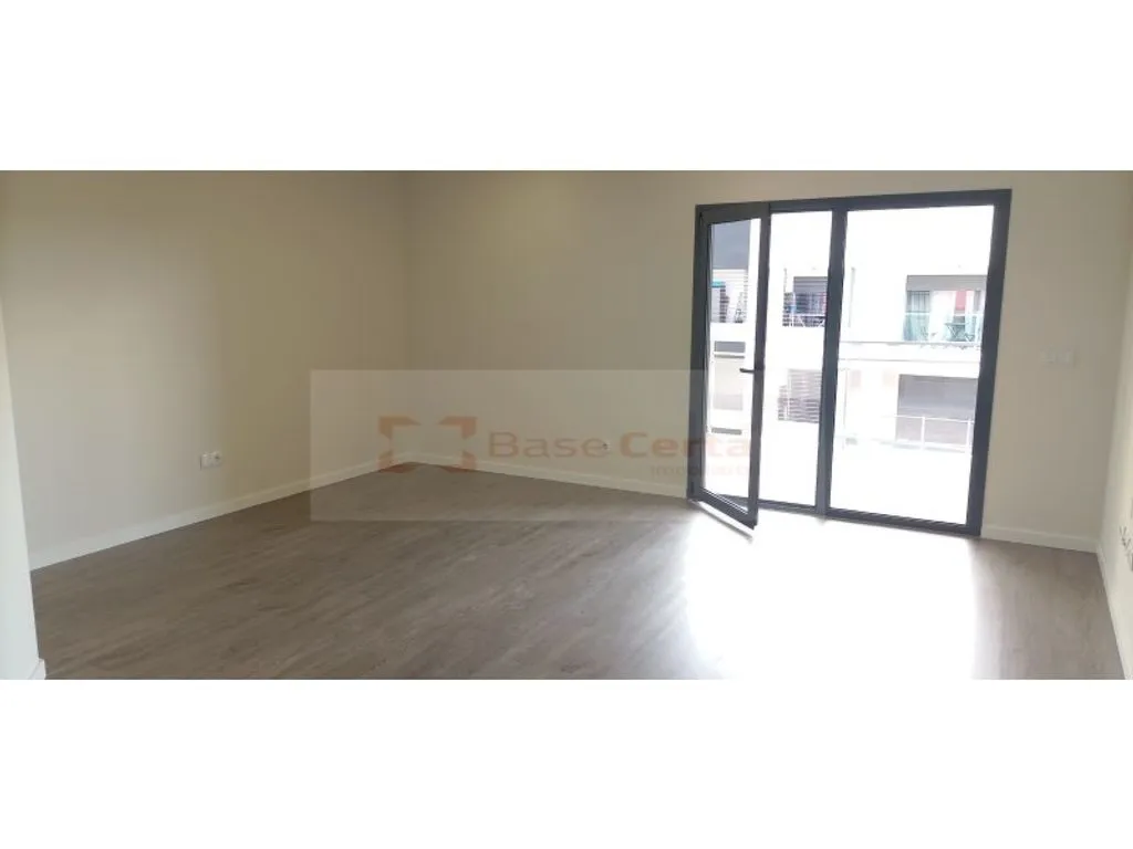 Toad - Luxury Duplex Flat with Open Space in Seixal