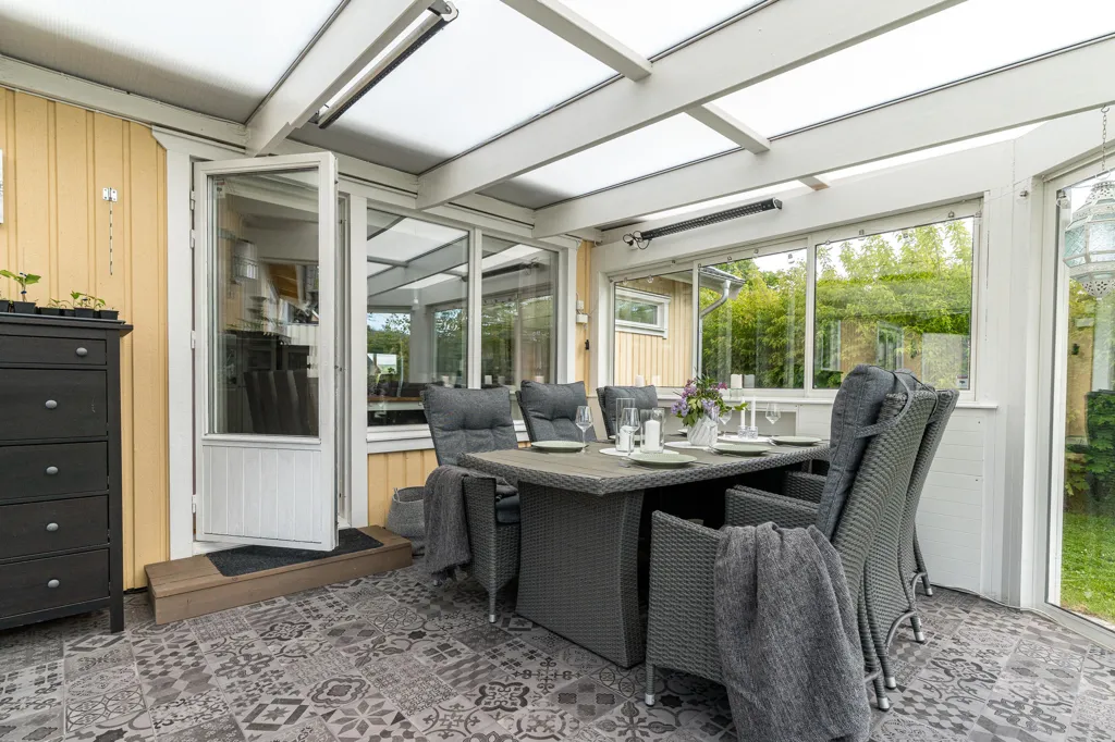 Terrasse - Corner Plot Villa with Glassed Veranda in Herrestad