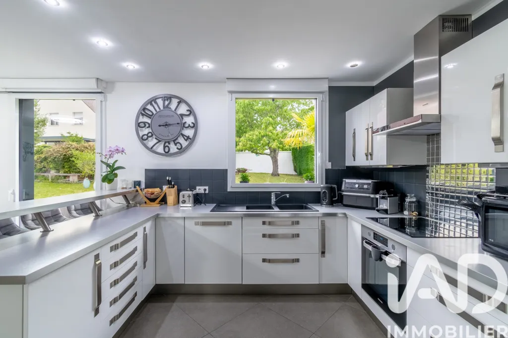 Köök - Traditional House with Terrace in Yerres