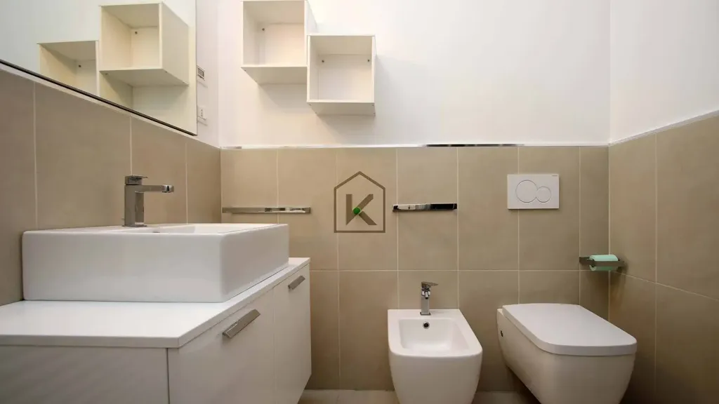 Salles de bain - Bright Triplex with Balcony in Milan