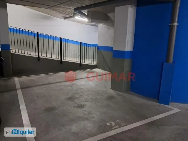 Garage - Modern Flat with Parking in Ronda Sant Ramon