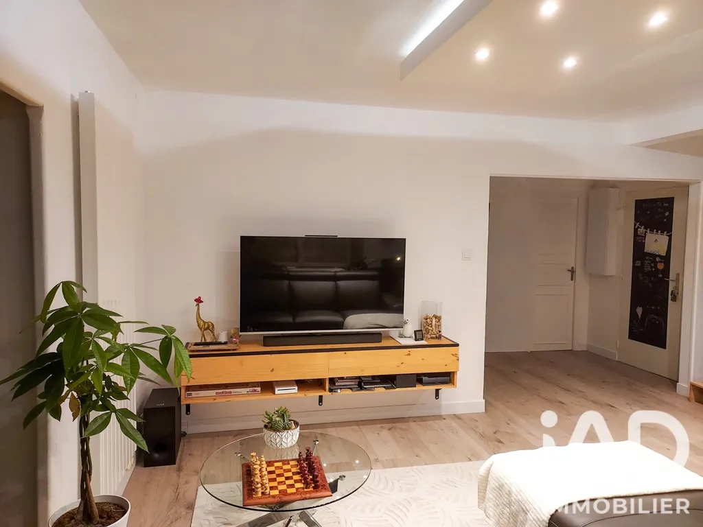 Elutuba - Transformed 3-Bed Apartment with Garage in Nîmes