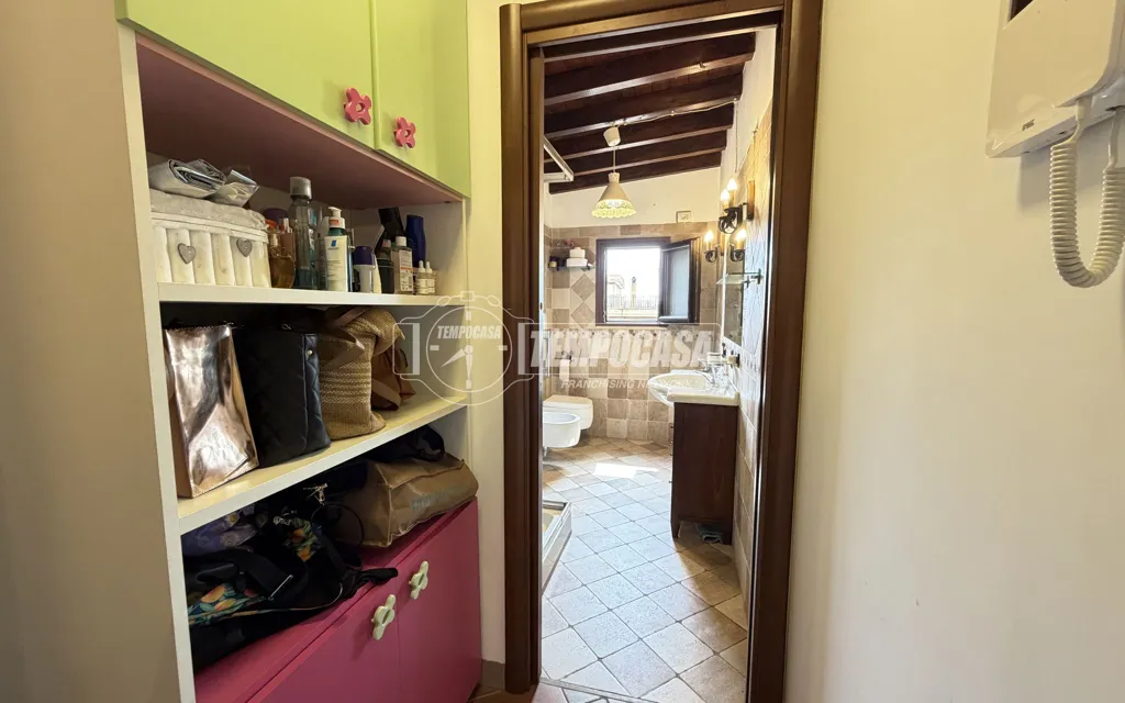 Salles de bain - Attico with Perimeter Terrace in Rome