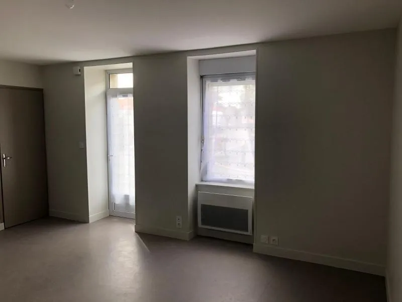 Pièces - Appartement de Plain Pied au Centre Bourg à Chambretaud