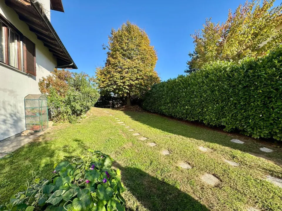 Aed - Three-sided Villa with Garden in Mortara