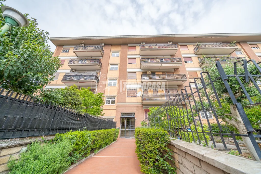 Aed - Ristrutturato Flat with Balcony in Centocelle