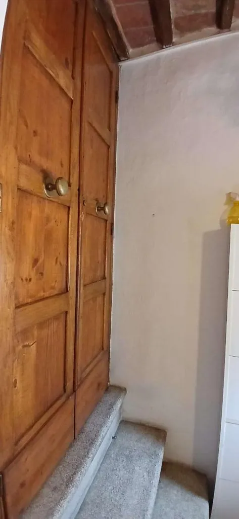 Rustic Trilocale with Balcony in Todi