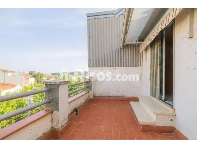 Balcone - Two-Storey House with Terraces in Terrassa