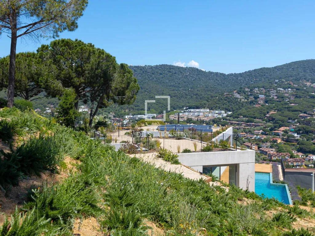 Bassein - New Build Villa with Sea View in Cabrils