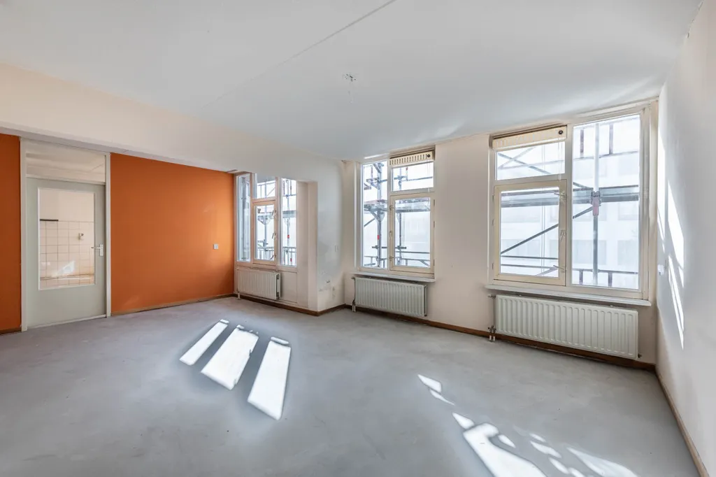 Pièces - Apartment with Two Balconies in Amsterdam-Oost