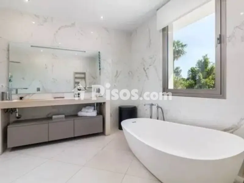 Vannitoad - Renovated Chalet with Pool in Sotogrande