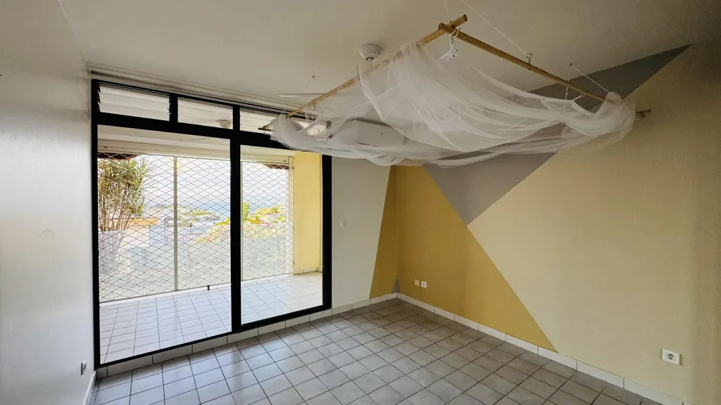 Pièces - Appartement T3 avec Vue Mer à Trois-Îlets