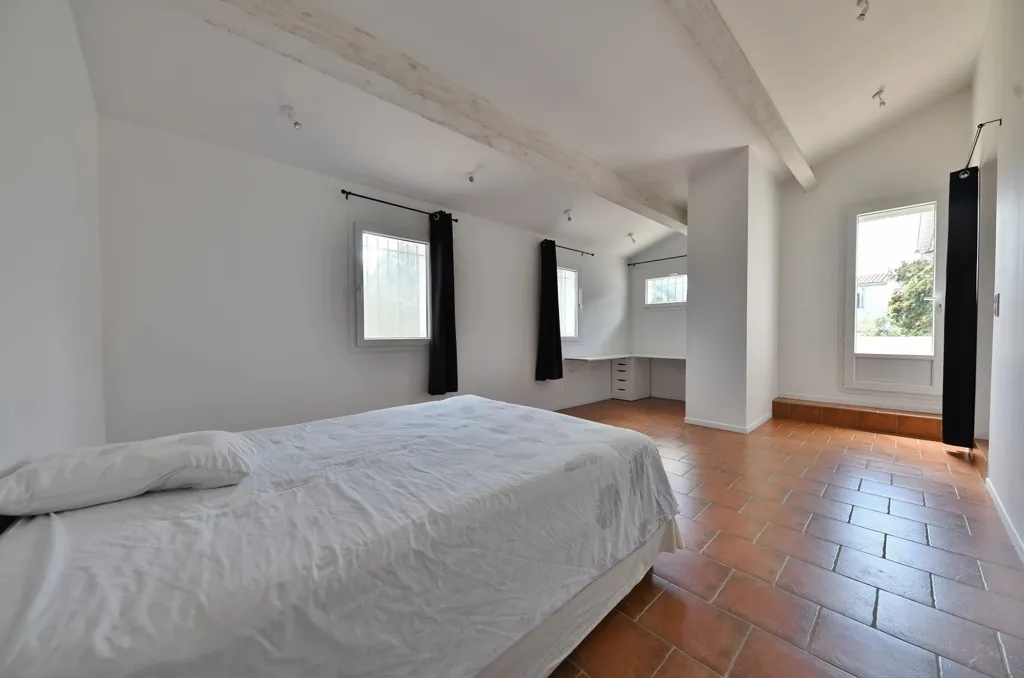 Chambres - Villa Rénovée avec Piscine près d'Uzès