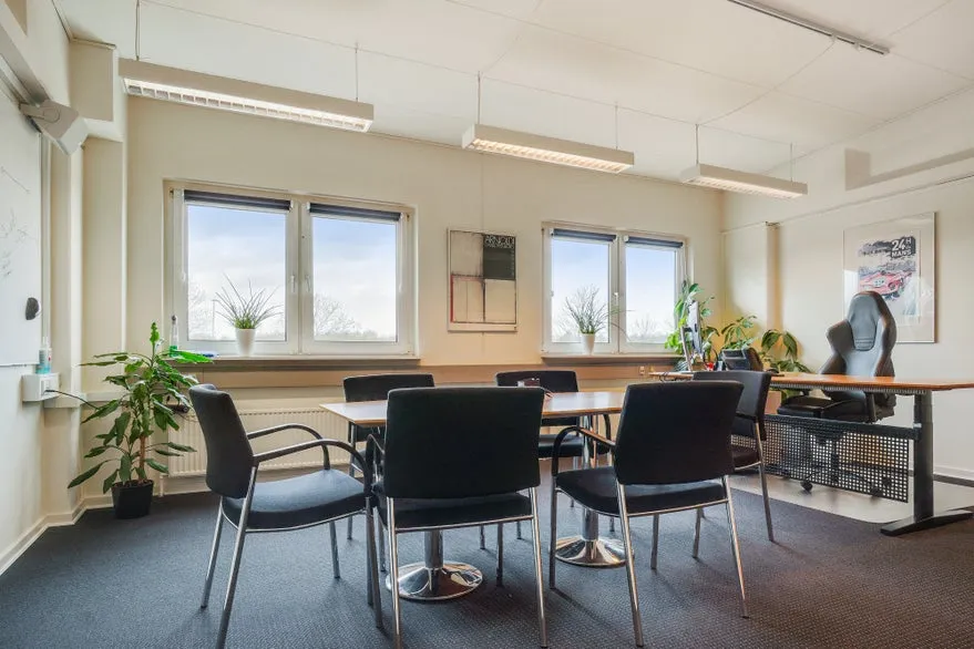Studio - Warehouse with Office Space in Odense SV