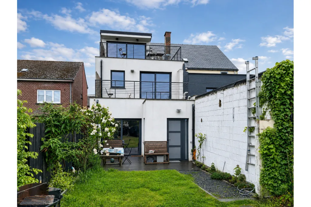 Giardino - Versatile House with Studio in Bierges