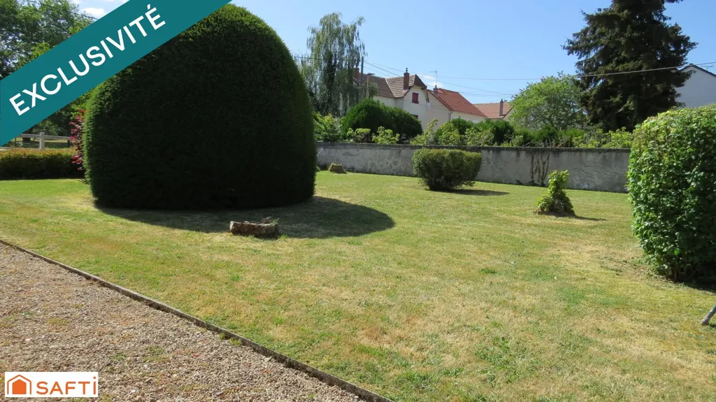 Giardino - Traditional House with Garden in Decize