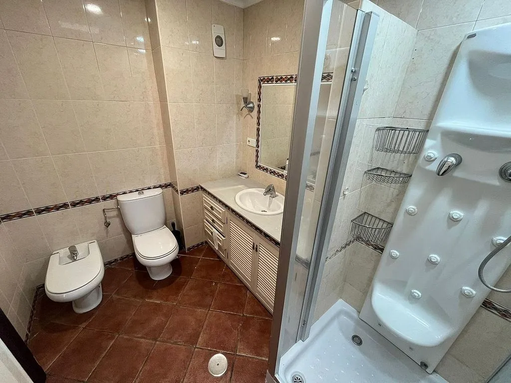 Bagni - City Centre Flat with Private Rooftop in Central City